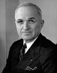 O presidente Harry Truman foi o criador da Doutrina Truman.